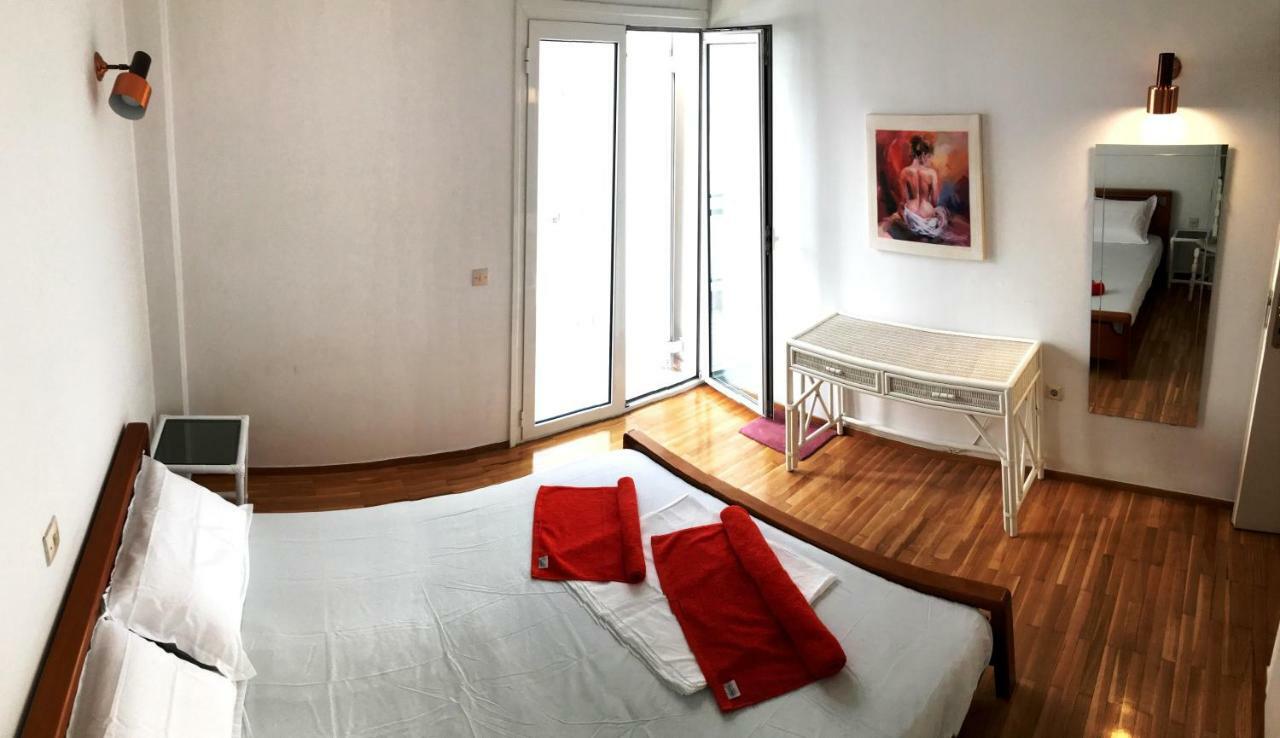 לוטראקי 100M From The Beach Cosy Apartment מראה חיצוני תמונה